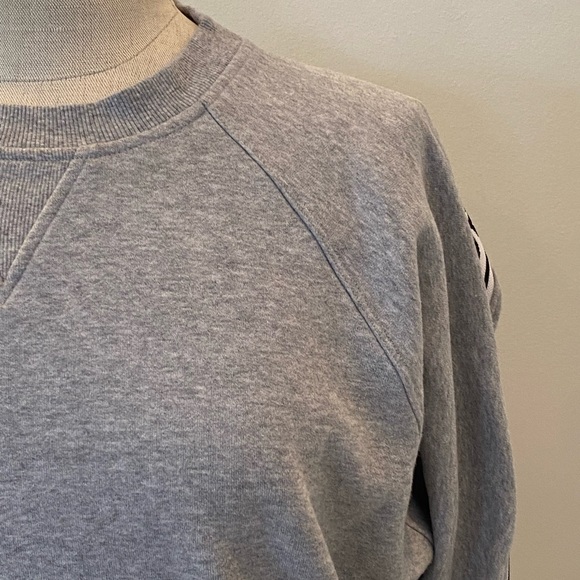 Calvin Klein Womens Grey Crew Neck Sweatshirt with White Knit Logo / Size M. - Picture 2 of 12
